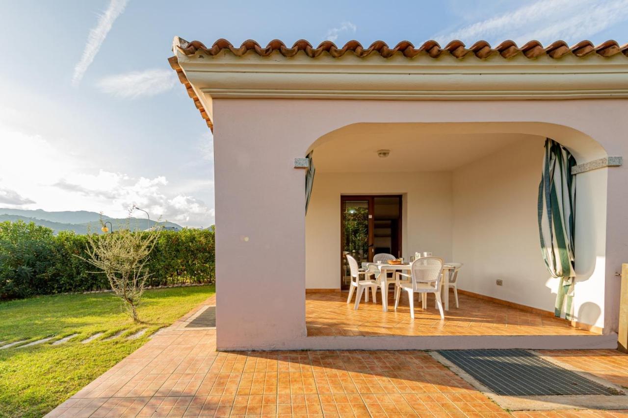 Appartamento Residenziale Trilocale 6 Posti Letto Via Sardegna San Teodoro 圣特奥多罗 外观 照片