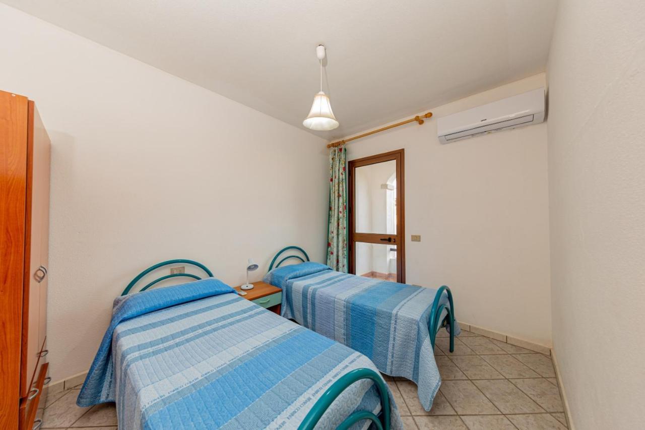 Appartamento Residenziale Trilocale 6 Posti Letto Via Sardegna San Teodoro 圣特奥多罗 外观 照片