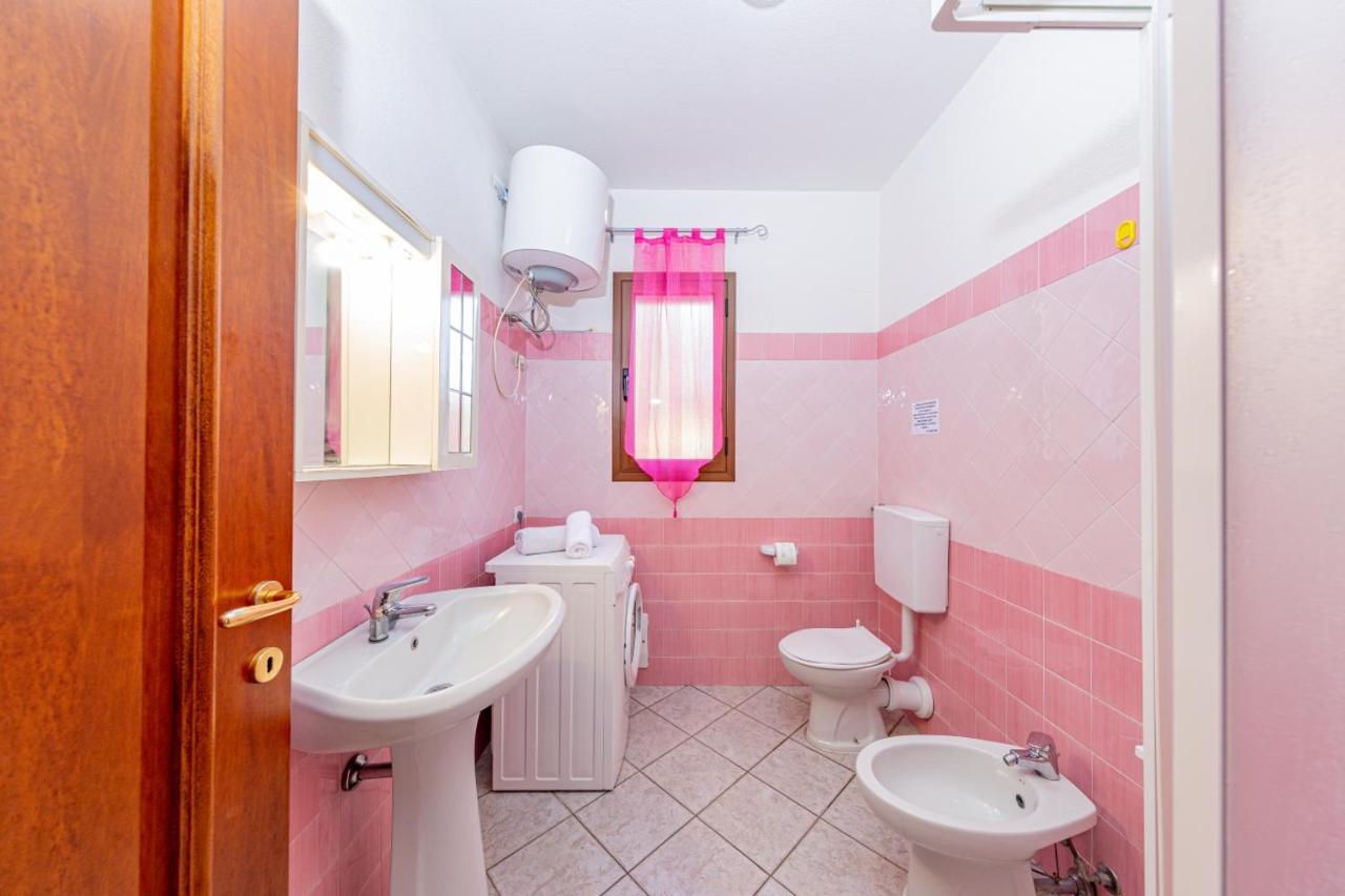 Appartamento Residenziale Trilocale 6 Posti Letto Via Sardegna San Teodoro 圣特奥多罗 外观 照片