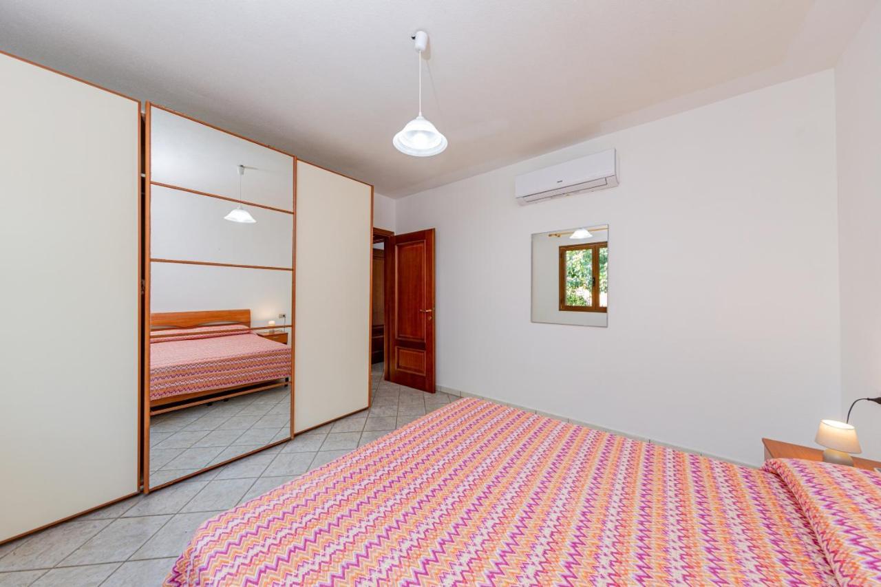 Appartamento Residenziale Trilocale 6 Posti Letto Via Sardegna San Teodoro 圣特奥多罗 外观 照片