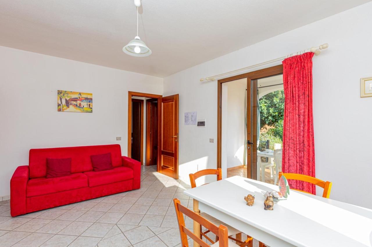 Appartamento Residenziale Trilocale 6 Posti Letto Via Sardegna San Teodoro 圣特奥多罗 外观 照片